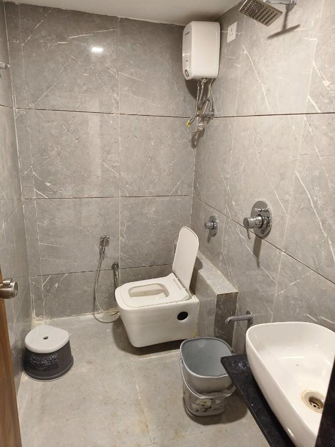 Hotel Ozone,Ахмедабад Екстериор снимка