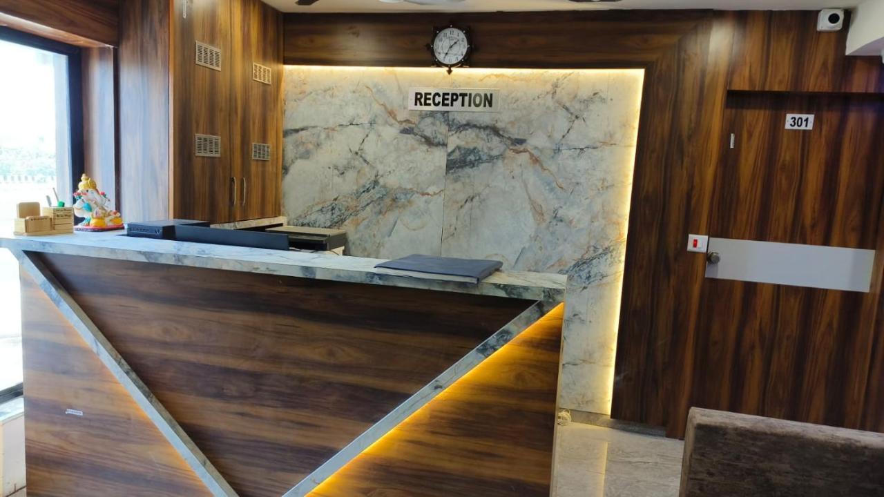 Hotel Ozone,Ахмедабад Екстериор снимка